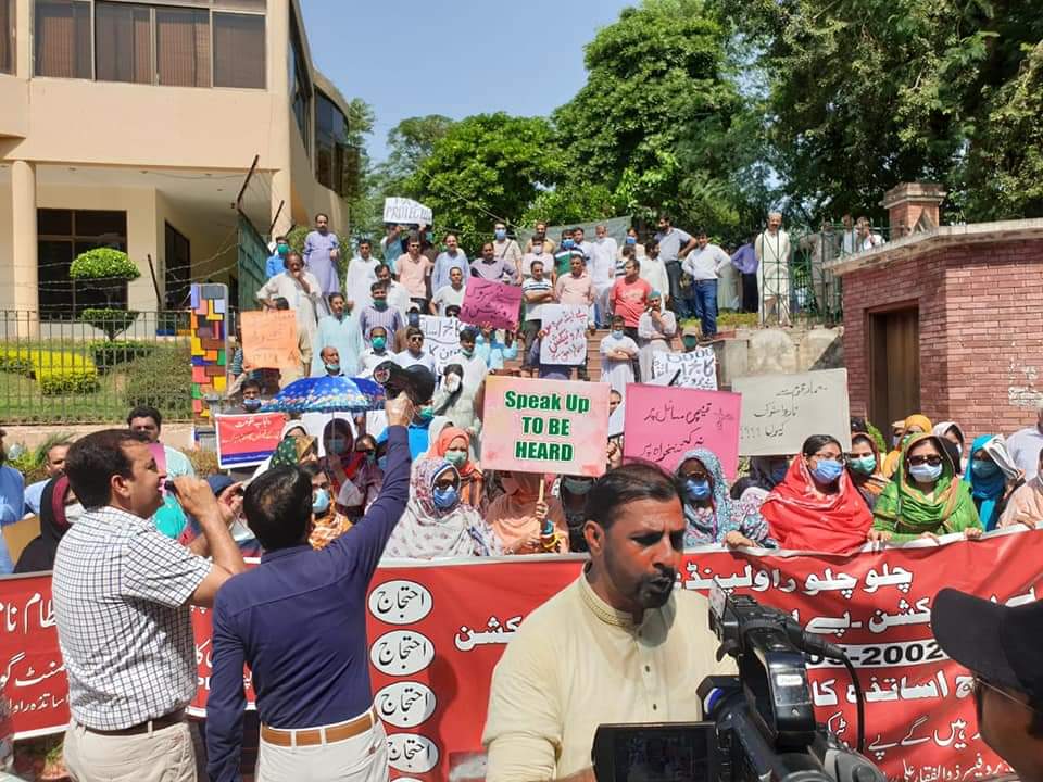 Scholardia's tweet image. The Punjab government has refused to implement the court's decision. The Chief Justice should take notice of this alleged contempt of court.
#PayAndServiceProtection
#Protest_02_October
#میرا_حق_دو
@RajaYassir_PTI
@UsmanAKBuzdar 
@ImranKhanPTI 
@ChMSarwar