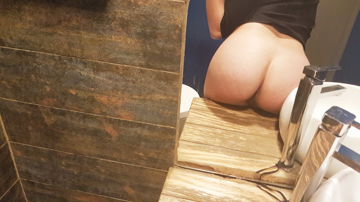 cicistar4's tweet photo. #hot #tan #tanning #myx #mygf #mine #bikini #pool #ass #feet #FeetPicture #sexy #nsfwteen #nsfwtwt  #nsfw #fun #bathroom #bathtime #shaving #my #me https://t.co/WhNvNrWWlY