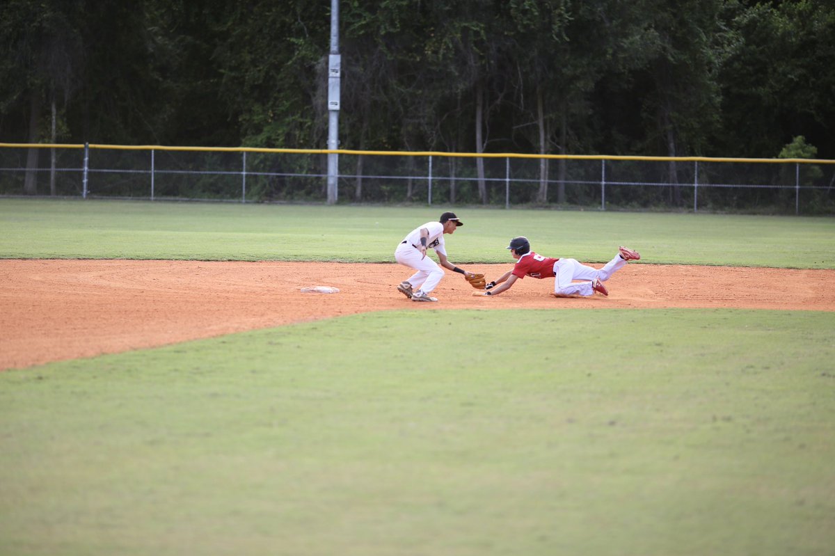 DaveBowenII's tweet photo. Picture perfect throw by @phil_lafrenaye and tag by @GraterolAlana in yesterday’s @TNXLAcademy varsity action. #TheFlock https://t.co/dOnvIXBrXo