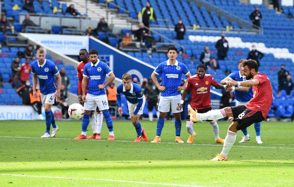 ESPNFC's tweet photo. Man United were awarded a penalty AFTER the FT whistle and Bruno Fernandes won it for them in the 100th minute! 🤯 https://t.co/uWDggklYfk