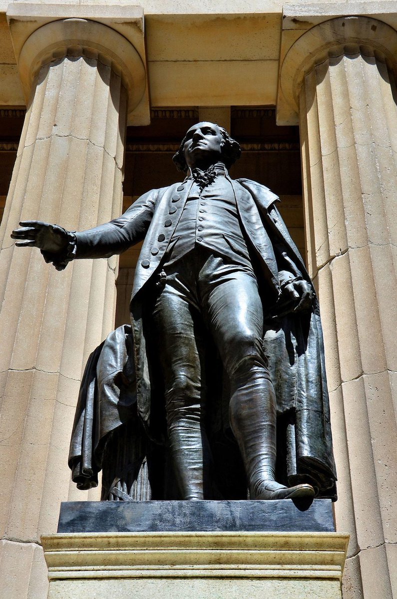 FederalHallNPS's tweet photo. #SaturdayStyle for you #doublebreastedcoat,#reddishbrowncolor and #3PieceColonialSuit. #NYC #1789s #Washington #federalhall https://t.co/WaTjIo9un9