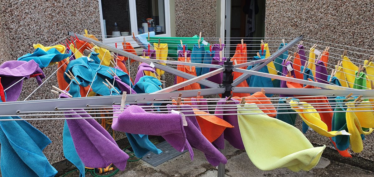 nicillemhoire's tweet image. Ooh help! That's a bit severe!! I'm wary about using the whirly when it's too breezy.

This was it loaded with car cleaning clothes.

#DryingOutside #LineDried