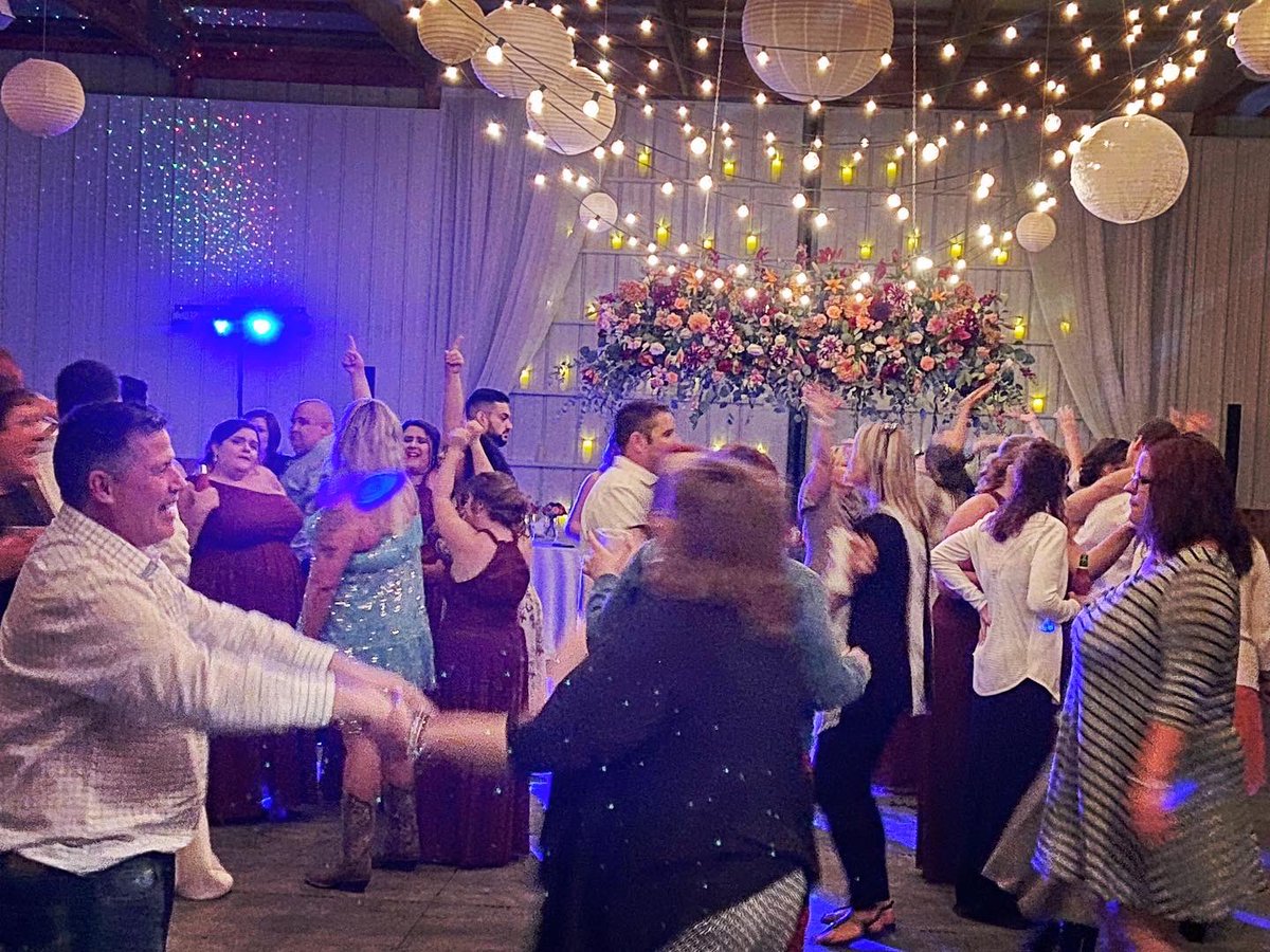PittsburghDJCo's tweet image. To get your Saturday started, here are some great #damcing pics from #DJ Bob’s #wedding last Saturday! #DanceAllNight #PittsburghDJ #PittsburghWedding #PittsburghWeddings #PittsburghWeddingDJ #CovidWedding #LoveIsNotCancelled #FarmWedding #BarnWedding #FinallyFritz