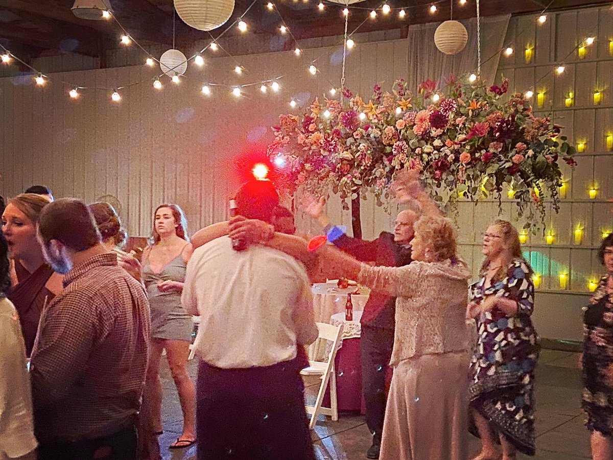 PittsburghDJCo's tweet image. To get your Saturday started, here are some great #damcing pics from #DJ Bob’s #wedding last Saturday! #DanceAllNight #PittsburghDJ #PittsburghWedding #PittsburghWeddings #PittsburghWeddingDJ #CovidWedding #LoveIsNotCancelled #FarmWedding #BarnWedding #FinallyFritz