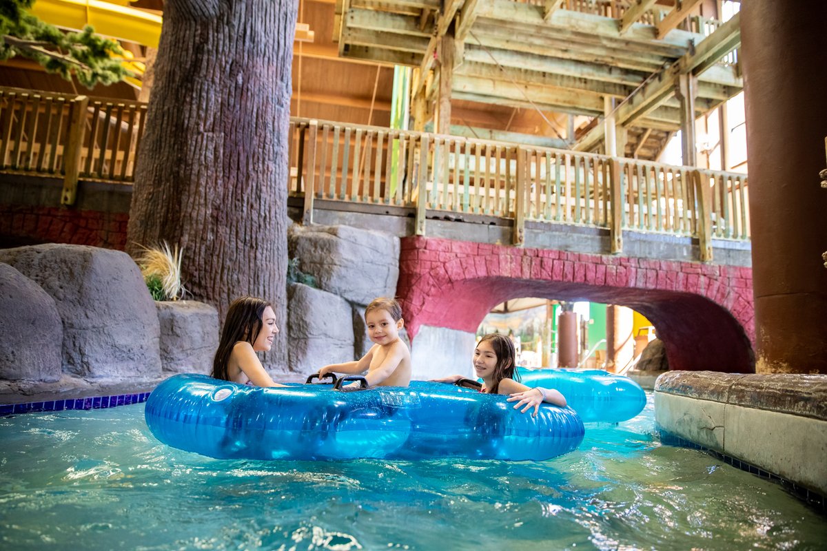 School at the waterpark? Yep. Our new Schoolcation Getaway Package has it all: overnight stay, study space and lunch for class time, and waterpark passes. Yep, it's the best recess ever. Book now: https://t.co/gZ21EPFM5P https://t.co/0ImZYZnmgR