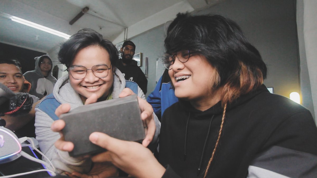 PauSepagan's tweet photo. BAGONG VLOG! UPLOADED NA! RT
MINI STUDYO? at GAMING ROOM? (RENΒ·OΒ·VAΒ·TION)
#RogerRaker #TeamPayaman #Norte https://t.co/BqpExuLwTY