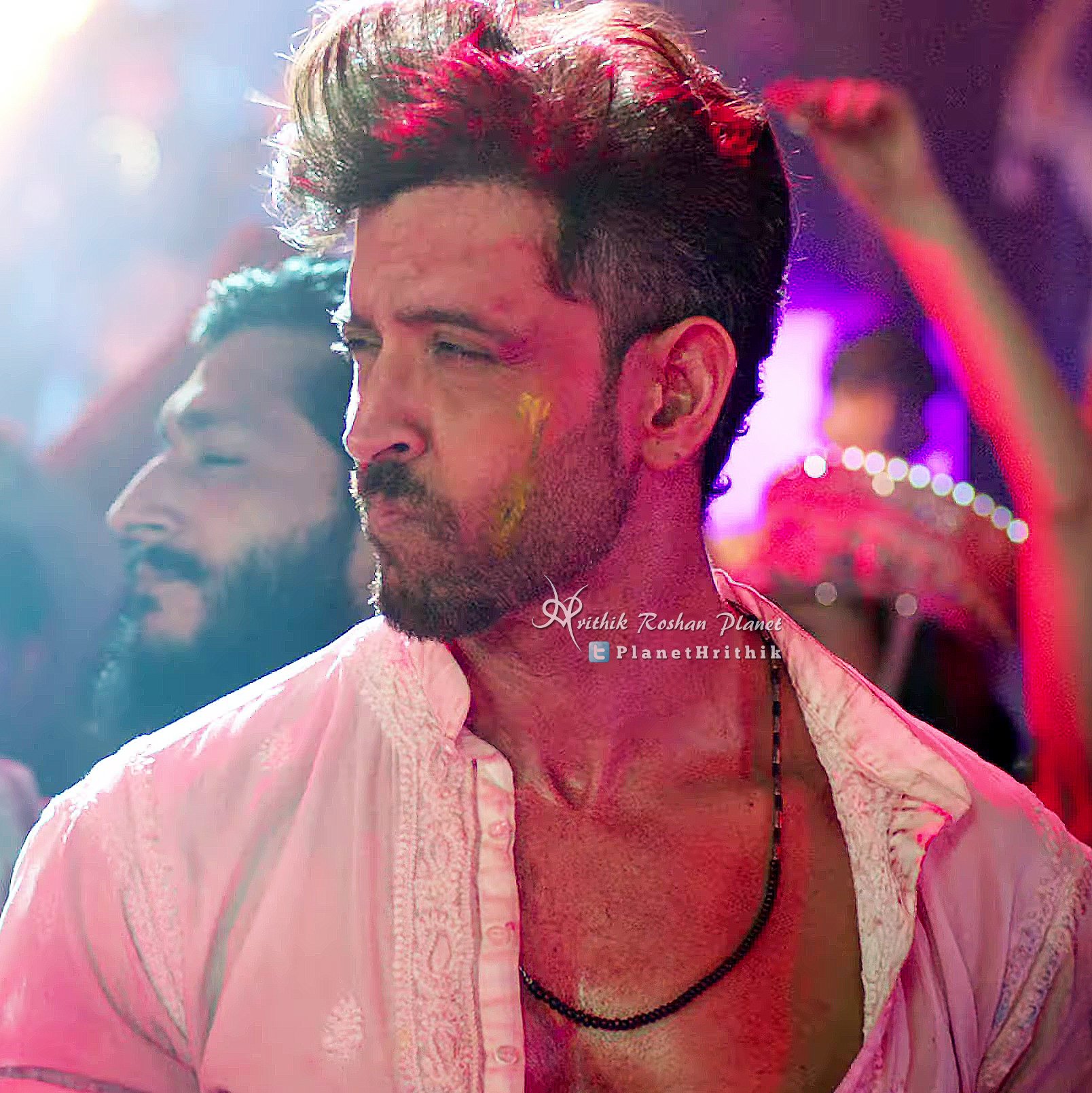 Super 30 Takes The Nation By Storm; A Die-Hard Fan Gets A Haircut Of Hrithik  Roshan's Look - See Pictures!