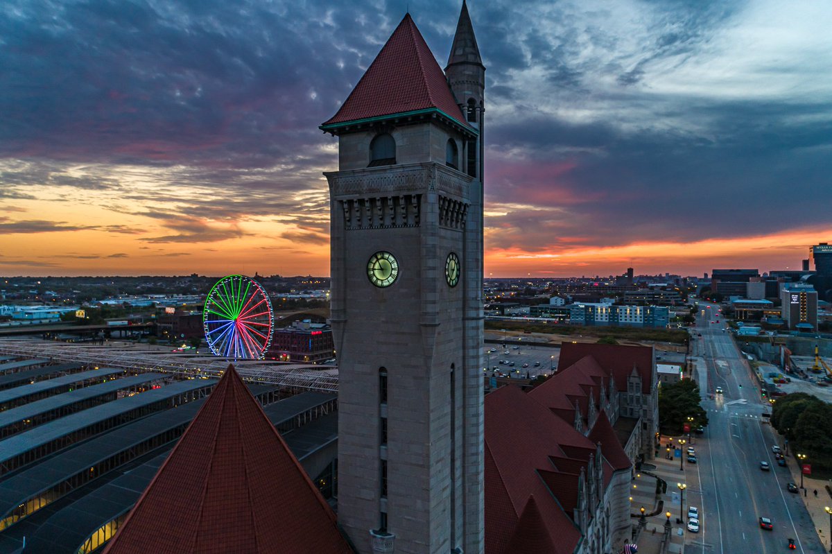 STL_from_above's tweet photo. Beautiful sunset over @unionstationstl and the @stlouiswheel
.
.
.
#stlouis #aerialphoto #unionstation #STL #stlouisgram #explorestlouis #aerialphotography #stlouismo #photography #photographer #city #ferriswheel #Illinois #Missouri #stlouiswheel #sunset #downtown #stlsunsetspins https://t.co/aGcoT3Q8w2