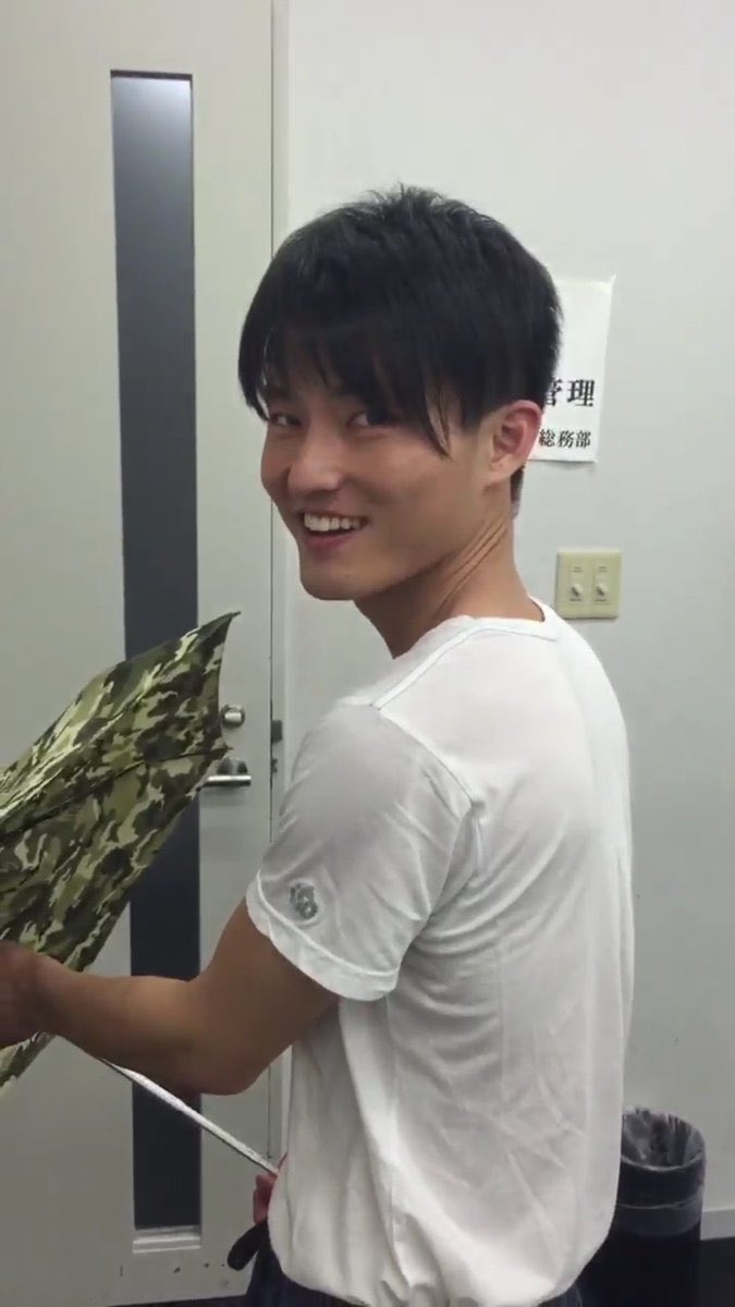 jaru_ring's tweet photo. ワシ、福徳さんのこの角度めちゃくちゃ好きなんやが
#ジャルジャル https://t.co/YwKSd7p5ca