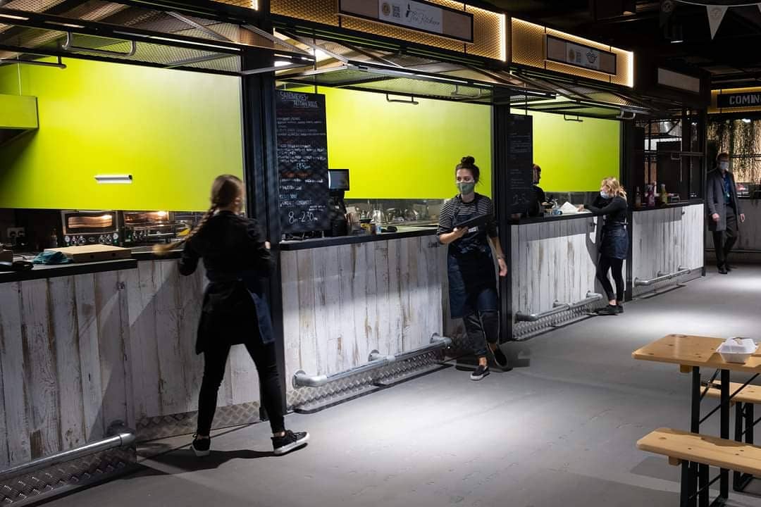 ModParlPhotos's tweet image. Out and about again in @Happerley1 #lock29banbury for some technical practice with the @FujifilmX_UK #x100v, focusing on #frameswithinframes and #microcomposition. 

#spaces #composition #fujifilmuk #banburian