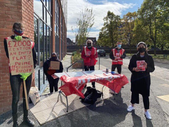 AcornCoventry's tweet photo. 🚨PLEASE RT🚨
Today we’ve been picketing outside Trinity View with @zarahsultana, demanding that @Prime_Student #PayRebeccaBack.
Apparently they’re more than happy to call the police on us, but not to respond our campaign.
Expect more from us soon! https://t.co/BF0sU4xviT