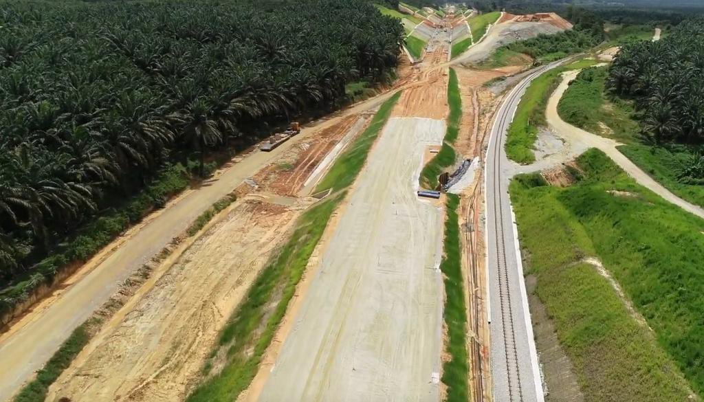 InsyaAllah kemungkinan 2 tahun lagi dijangka 2022 akan siap double track di antara Gemas, Negeri Sembilan ke Johor Bahru, Johor. Sekarang pun tgh rancak dalam pembinaan. Dan bila siap nanti, ETS akan sampai ke JB dan mengurangkan waktu perjalanan anda.