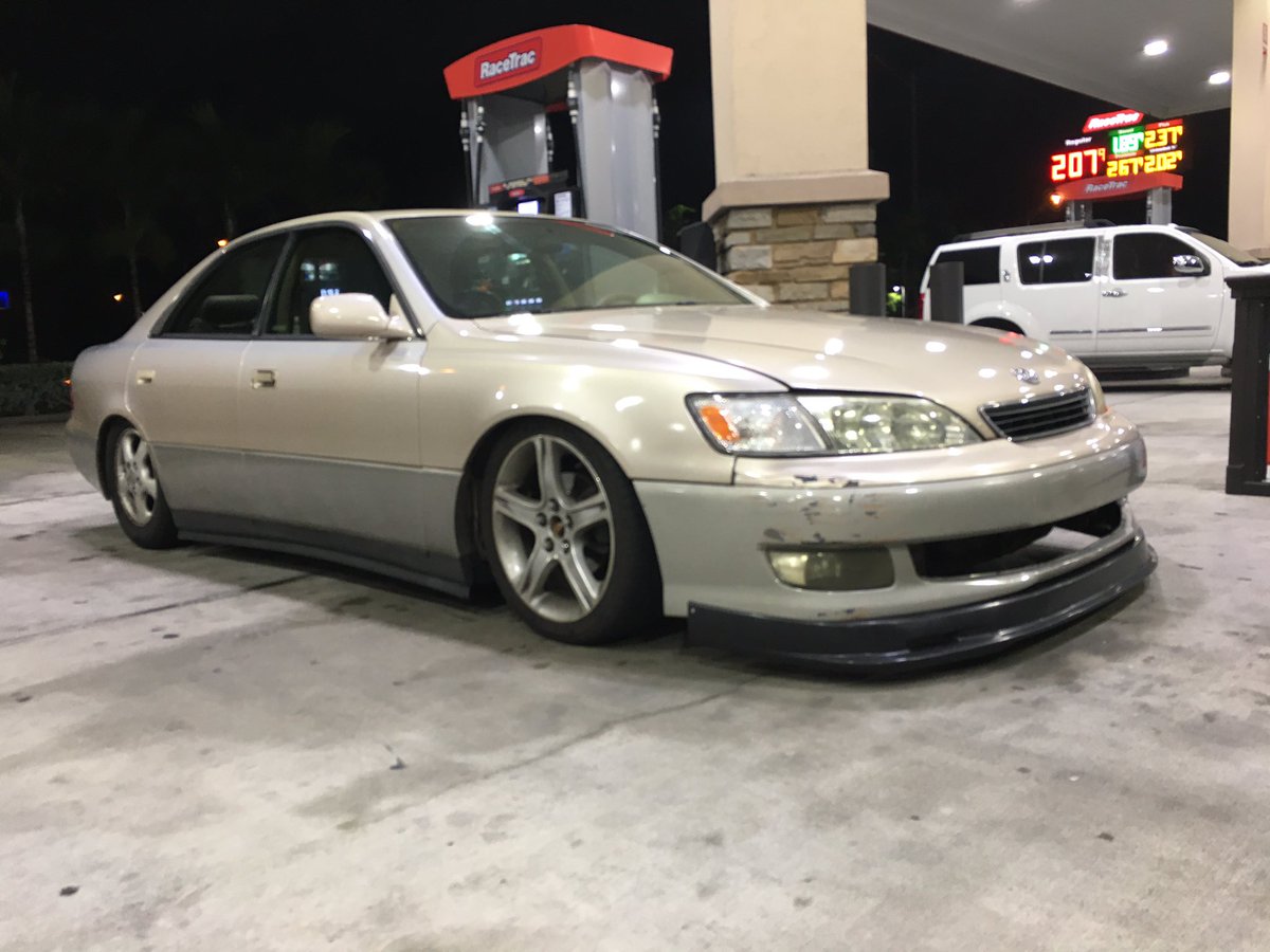 Itchikage's tweet photo. Sitting pretty at the gas station .
.
.
.
.
.
.
.
.
.
.

#es300 #lexussociety #bippu #honja #clublexus #1uz #karumalimited #static #staticlife #stance #stancenation #cambergang #lexus #steepstreets #yakuza #vip #vipstyle #vipstylecars #bigbody #purevip #lexusls #windom #cars https://t.co/O06ZDvnhIV