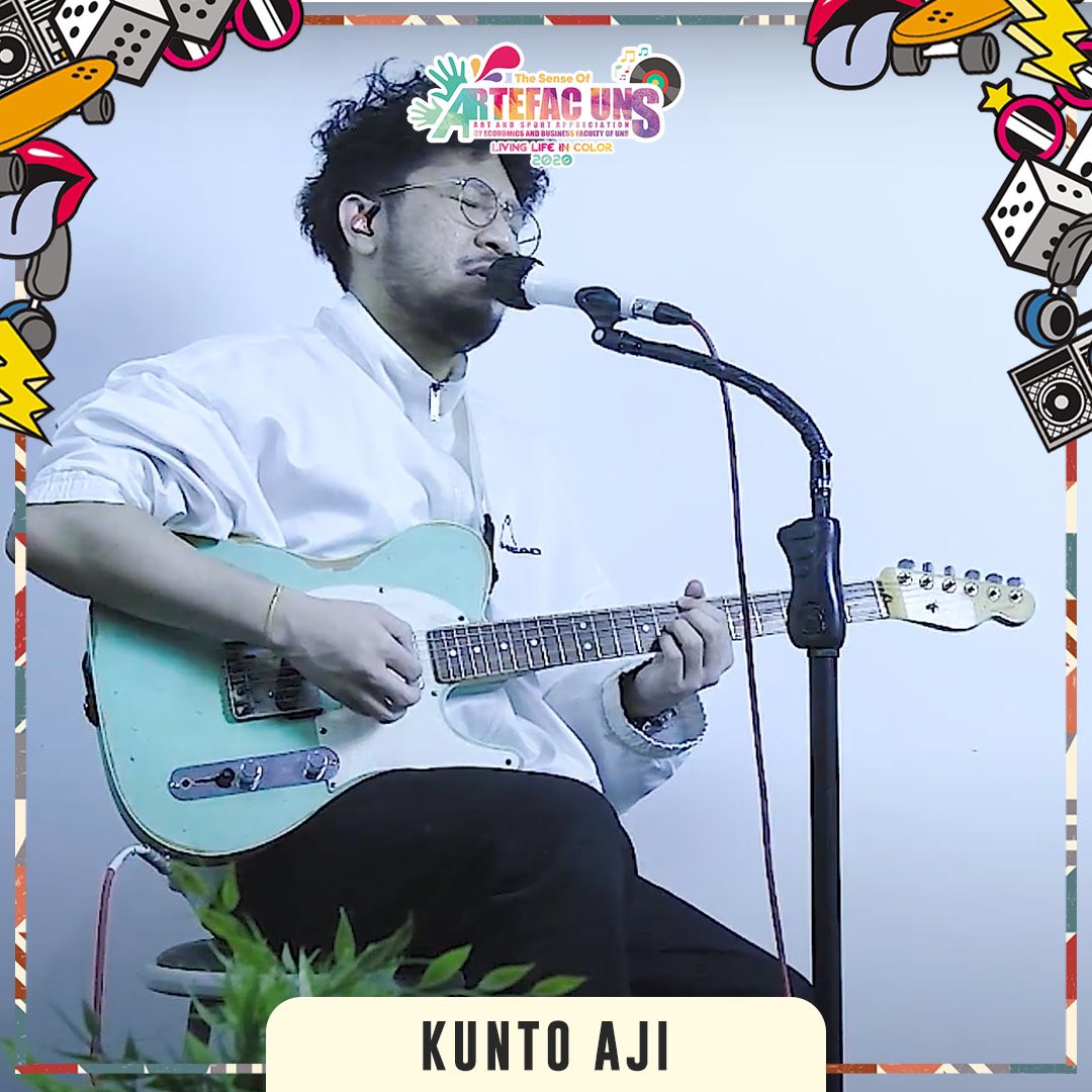 artefacuns's tweet photo. [ LIVE REPORT ] 
🌈 Virtual Concert ARTEFAC UNS 2020 🌈

Performanced by @kuntoajiw

💻 26th September 2020

#ARTEFACUNS2020
#LAHIRDANBESAR
#LIVINGLIFEINCOLOR https://t.co/LcQwlJV1BT