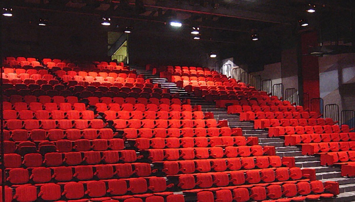 FabienVerdier28's tweet photo. Vive la #Culture à #Chateaudun 

💃 🎭 🎶 🎙 
 
Ouverture des abonnements de la saison culturelle 2020/2021 à l’Hotel de @VilleChateaudun https://t.co/swG3rtv1mb