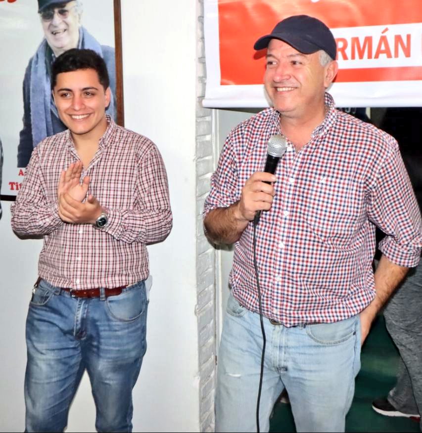 rodamiansilva's tweet photo. En las elecciones Internas y Nacionales voté al @PartidoColorado con el Corazón, y, en el Balotaje voté a la Coalición con la Cabeza.

En estas elecciones Departamentales es momento de volver a Votar con el Corazón.

Votá a la #Lista315 de #GermanIntendente. VAMOS !!! A GANAR !!! https://t.co/xmoIAuHWyd