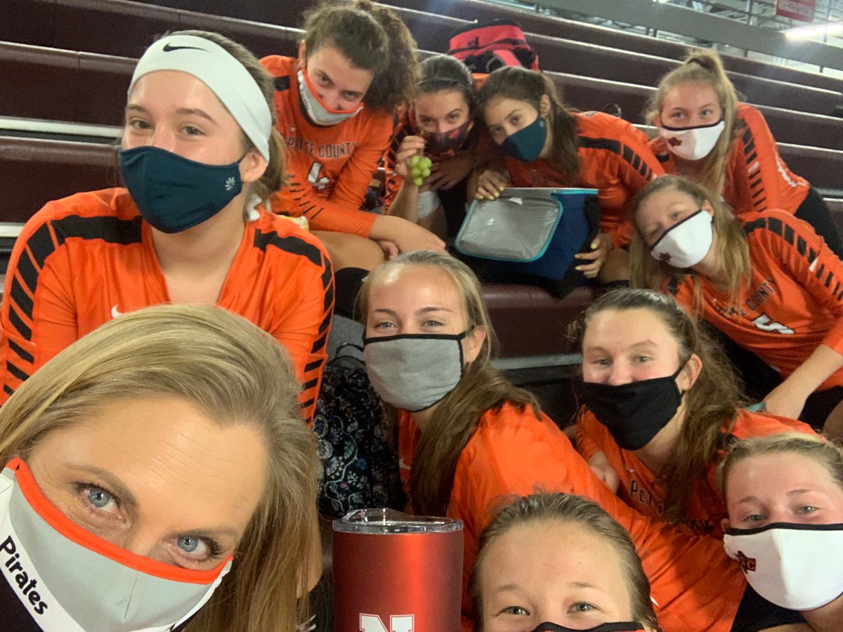 MichelleHowren's tweet image. Repping a little Husker Magic with our Ladies this morning!! @PCHSAthletics1 @PlatteCountyR3