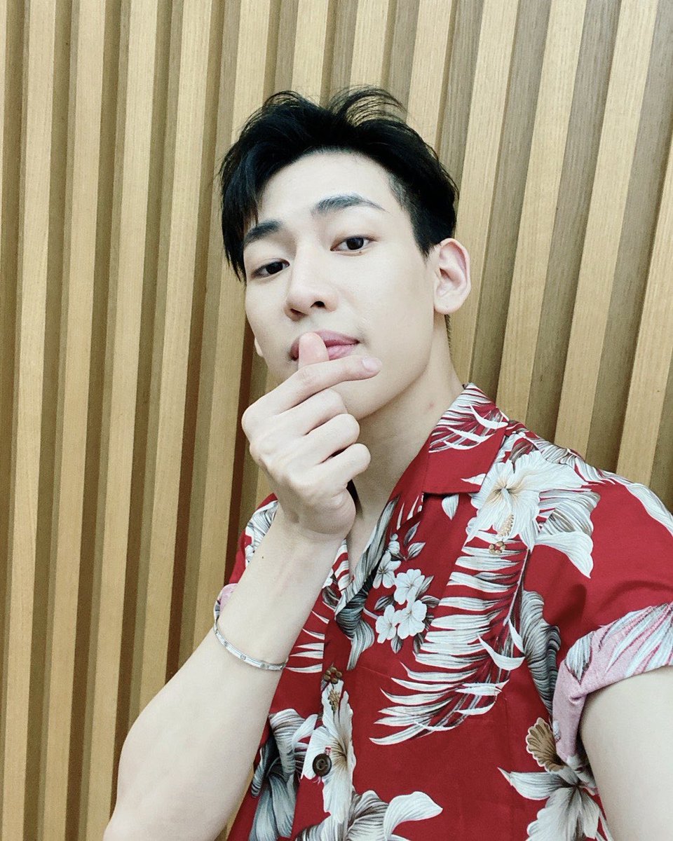 alchmstx's tweet photo. ㅤ ، 𝓗.ēαv'ꭚ ıs the croɯn : but 𖥻 never for 
ㅤ ㅤㅤ         α 𝐊ıng ─┈ (𓆤) lıke mǝ̲. https://t.co/7gZyxAyFN8