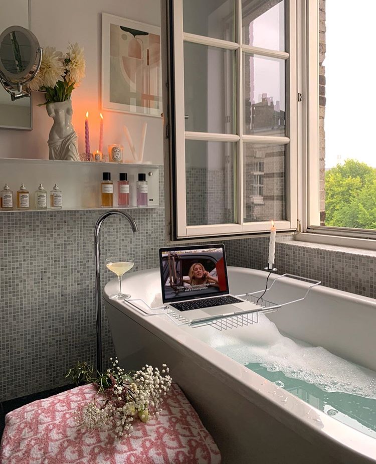 asolegrey's tweet photo. Mood: Peaceful weekend at home doing nothing. Relaxing music playing. Soothing self-care. Clean home with candles lit. Warm and safe. https://t.co/OZ5wmqLxyh