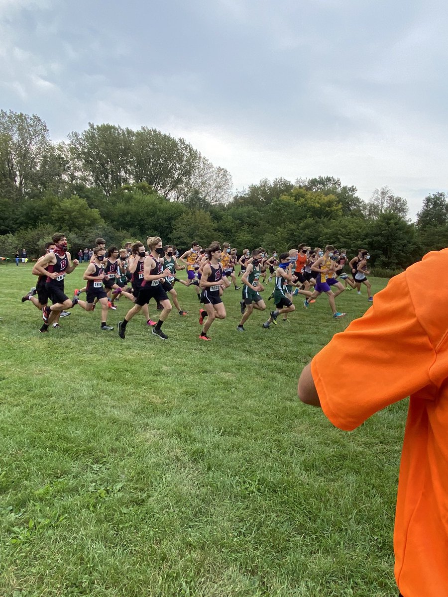 StacyBoonstra's tweet photo. Saturday mornings belong to running.
#badgercc #yourbestisenough #varsityrunner https://t.co/78To9Lh7zI