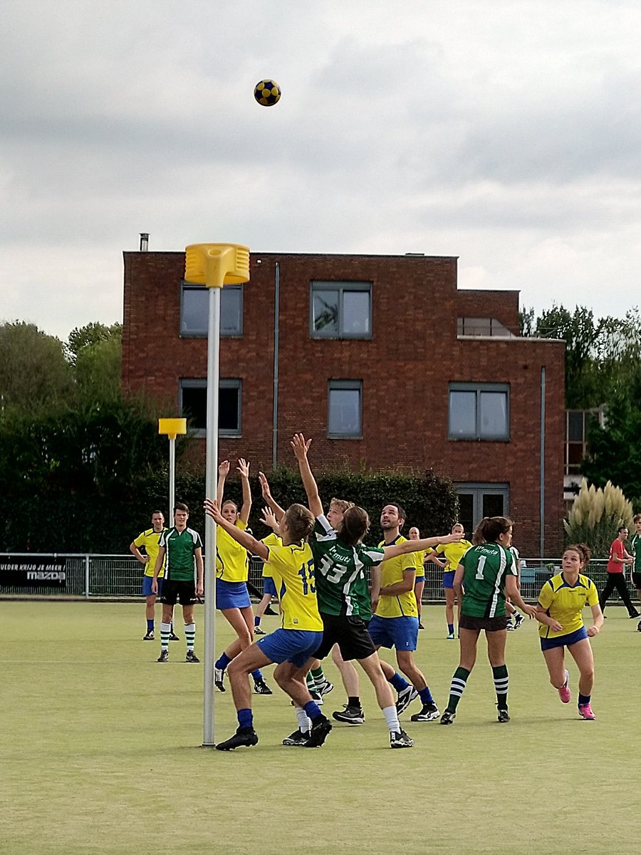 Een wedstrijd waarin het steeds dicht bij elkaar zat. Erasmus 1 - Korbatjo 1 is 12-11 geworden.