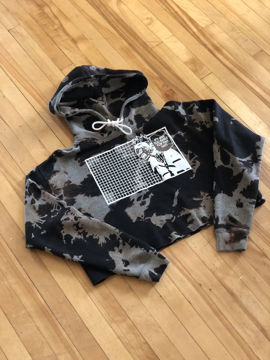 hiddenpeach_'s tweet image. here are two sweatshirts that i just released on etsy!