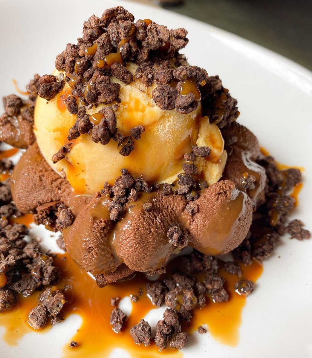 Alfajor Pancakes just hit different on #NationalPancakeDay 🤤 // 📸: <a href="/foodsmiami/">Miami Food</a> 🇵🇪🍹🥞 #Foodie #SupportLocal #Weekend #Brunch #Miami #Kendall #Doral #WashingtonDC