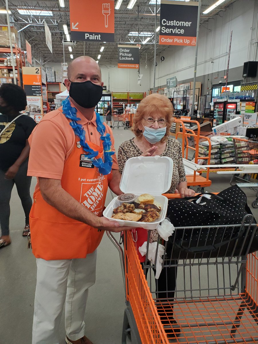 0272 giving some free lunch to a very patient customer. She missed her lunch for an on line order that took a while to place for her son up north.