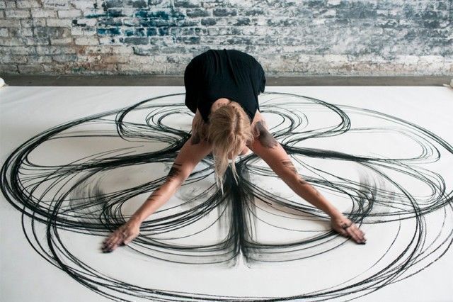 fubiz's tweet photo. Physical Movement Translated into Drawings https://t.co/tn2wnDxWte https://t.co/90HjIK9IM3