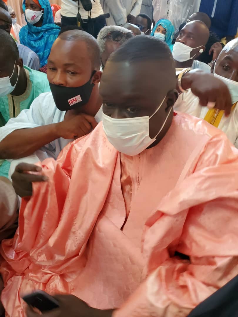 GFMofficiel's tweet photo. El Hadji Assane Gueye admiré par la population de #Touba 
#rfm #kebetu #Tfm #Senegal https://t.co/SD0TgYGwui