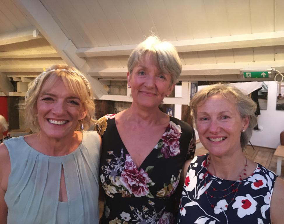 HeathersCookies's tweet photo. Meanwhile, being 61 looks like...
#WeddingDay #SchoolChums #FitAndFab @behindthewoman1 Hx https://t.co/5nMI4Csy9b