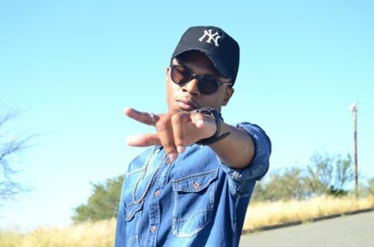 FutureIsGiggz's tweet photo. I put up my entire catalogue yesterday or the day before on YouTube. My EP & music vids. Also my debut album Chapter I which i dropped in 2017. It features Tesh, Bertholdt, Kanibal, KK, First Lady & Lioness. Check it out, you might like it. https://t.co/xs3Pm0o2sA #NamibiaHipHop https://t.co/zo3pKmPmAI