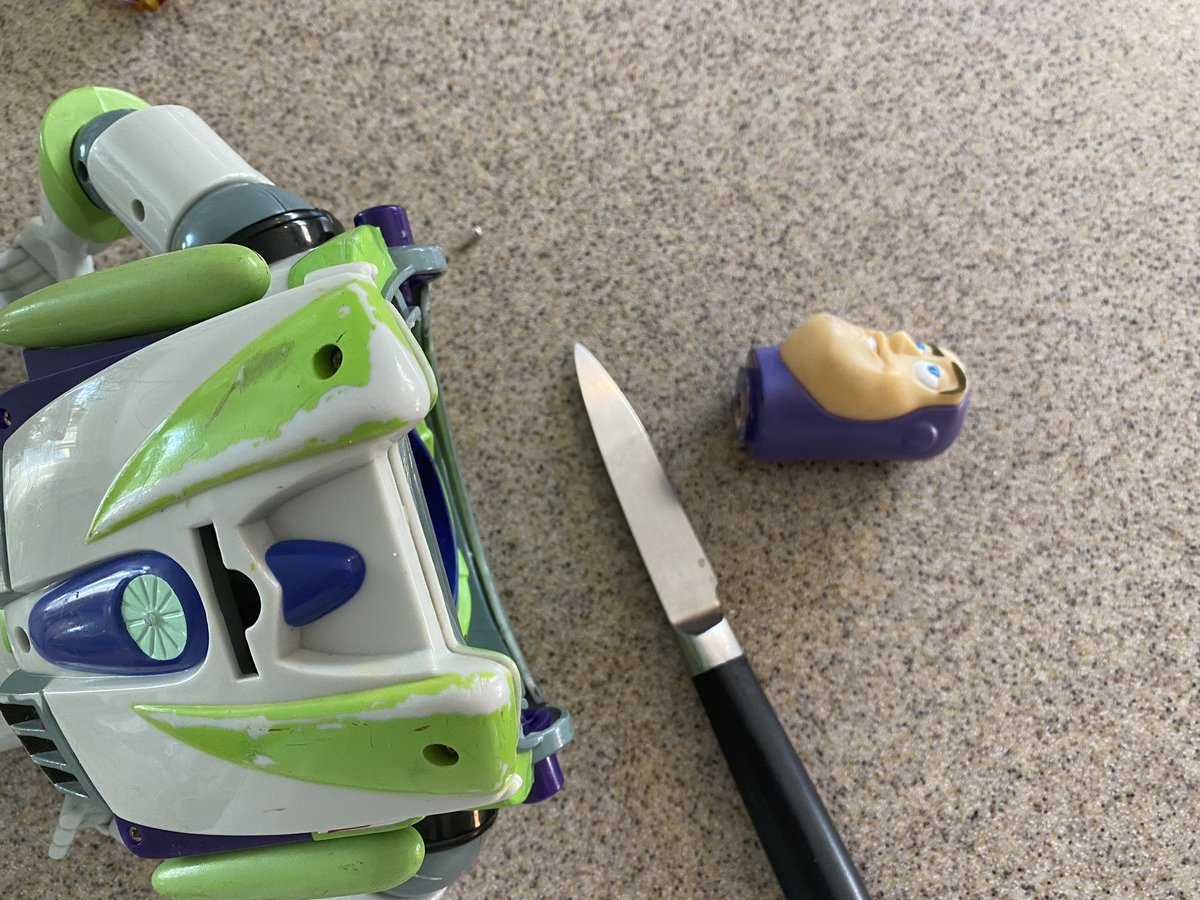 Woke up this morning and beheaded the treasonous #BuzzLightyear. He’s not even FROM this planet, what business has he telling ME how I should run it? Get back to work! EVERYONE! #toys #treason #crime #punishment #thisiswhathappens #dontcrossme https://t.co/4Jua57UmZd