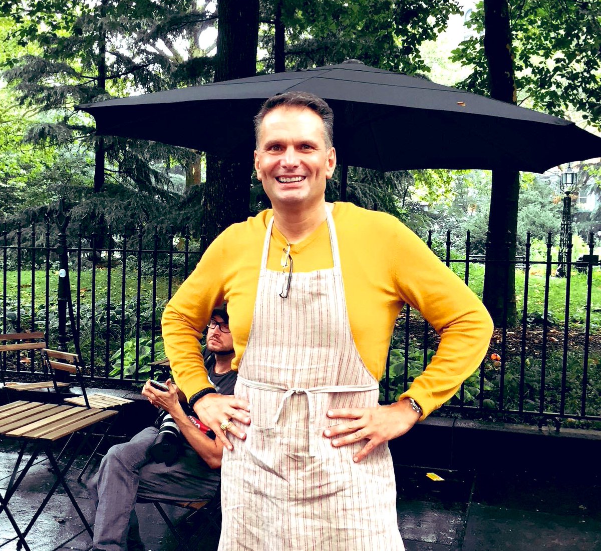 TommyBayiokos's tweet photo. Funny, I was once cast as the bagel man shooting in front of city hall for a CBS pilot...#Cast #ChefOfTheFuture #TommyBayiokos #ActorDrummer π΄π§π½βΊοΈπ¬ https://t.co/JtzDcwaoH4