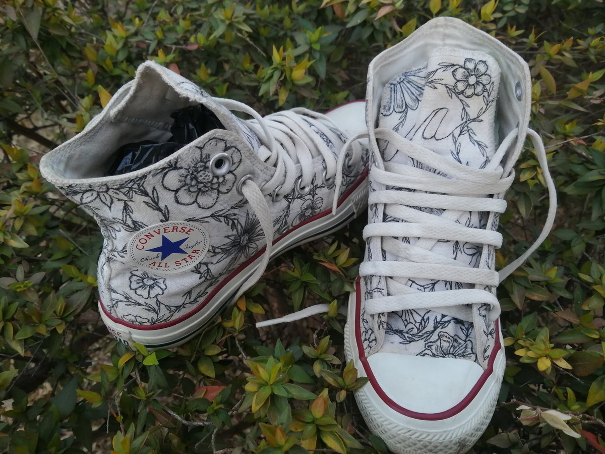 XiiiN_DJ's tweet image. Pen on Converse 🎨👟

#GraphicDesign
#CreateAtHome
#converse