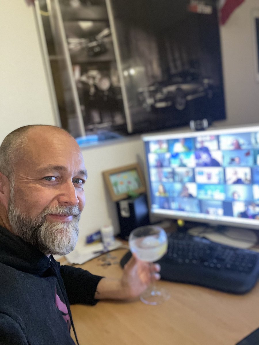 Feierabend beim #DATEVBarcamp. Den Tag mit netten Kollegen ausklingen lassen! #DATEVKooperationskanzleien