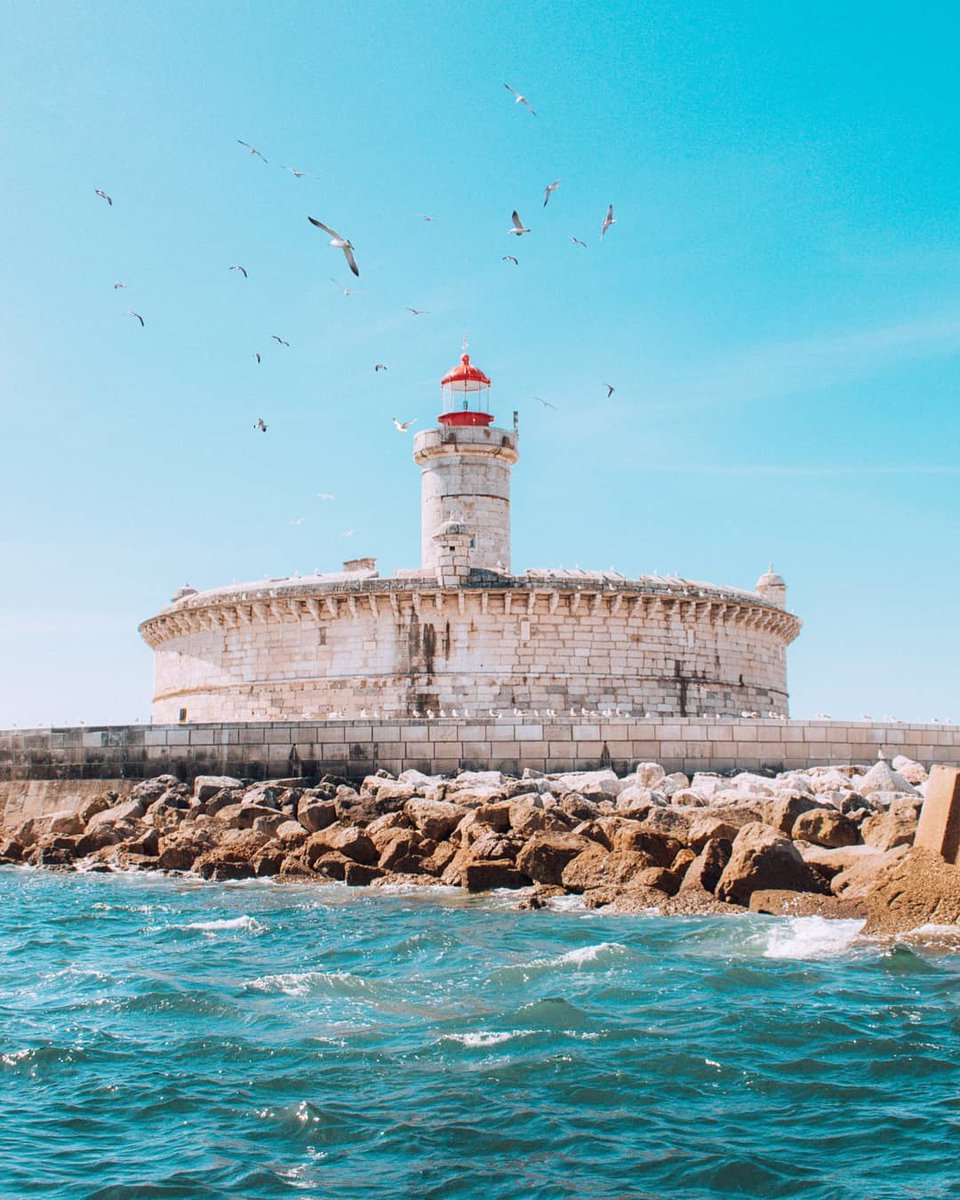 VisitLisboa on X: On an island, about ten kilometres west of Lisboa, in  the middle of the estuary of the Tejo River there's a lighthouse. The Bugio  Lighthouse marks the entrance to the port of Lisboa. #StaySafe Farol do  Bugio pessanhaphotography t.co ...