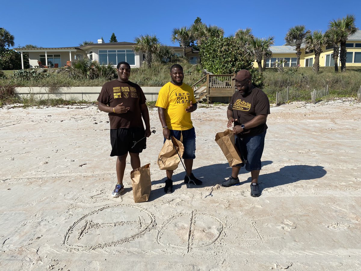 Keywest171's tweet photo. #marinelabonecleanmile 4.78 pounds of MICROPLASTICS cleaned up at the Granada Beach Approach in Ormond Beach Florida! Westside Elementary teachers and Bethune Cookman Fraternity members worked together to make this mile plastic and trash free! @WestsideVCS https://t.co/7sRlqXoA4E