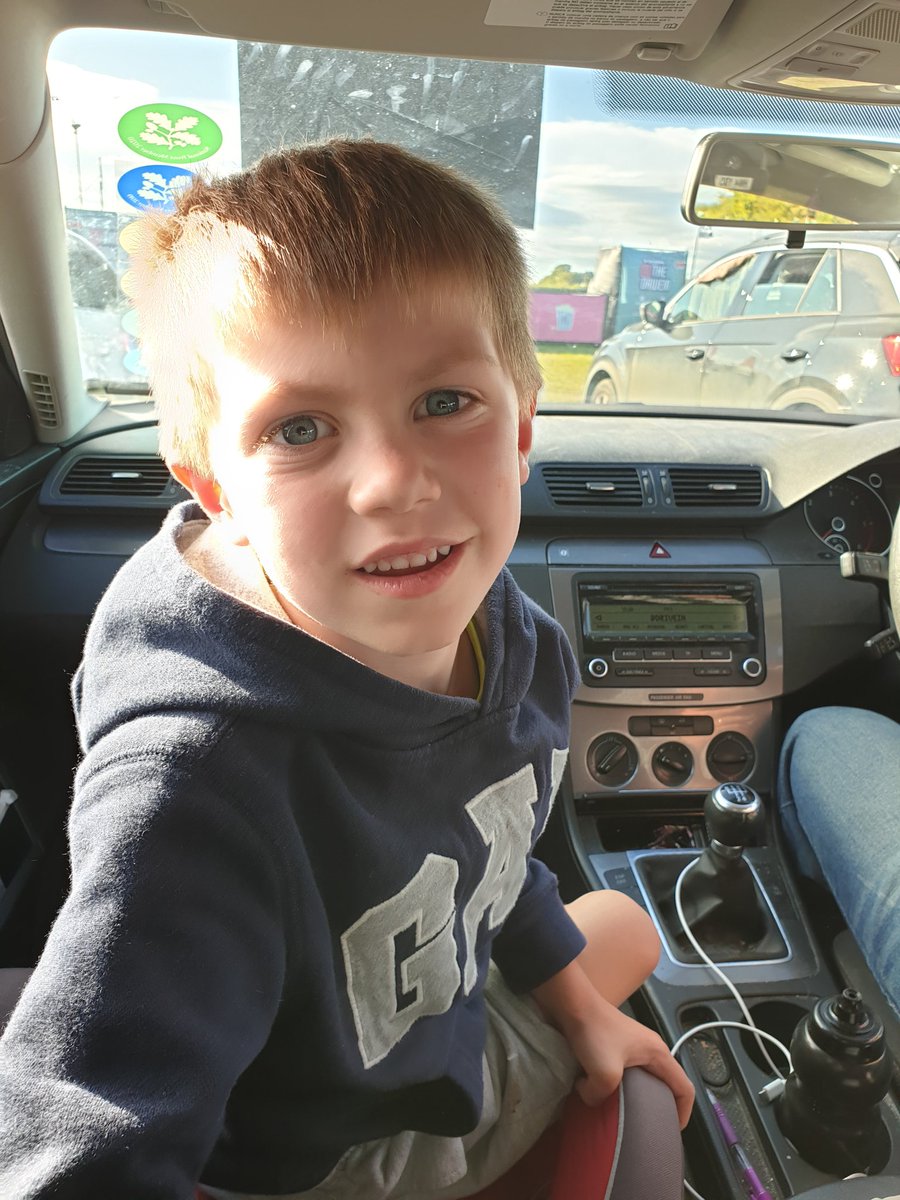 Rachel___Duffy's tweet photo. Starting Noahs birthday weekend with a drive in cinema #suzukiselfie #cantbelieveheis6 #wherehasthetimegone @thedrivein https://t.co/T5ZTmCgg2E