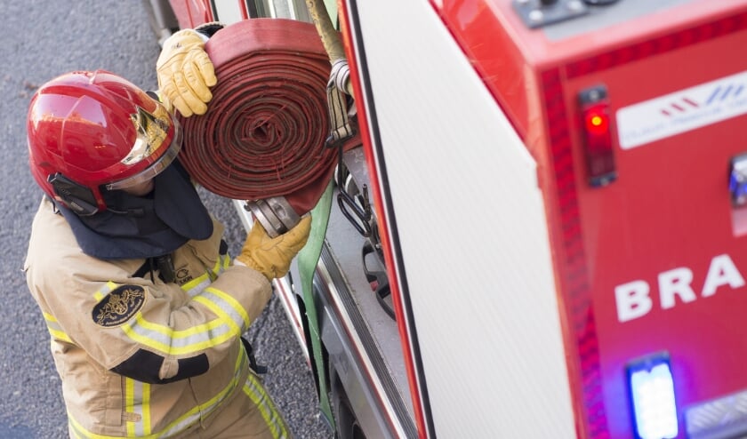 Keukenbrand aan Eendenkroos snel onder controle [AMERSFOORT] Een brand in de keuken van een woning aan de Eendenkroos in Amersfoort is zaterdagmiddag snel geblust.