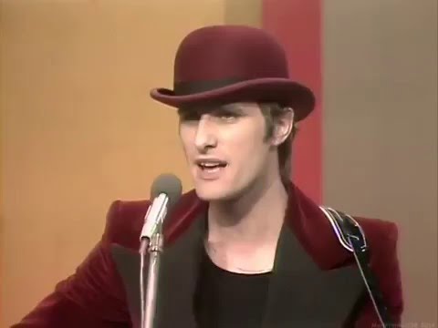 The MD guide to the top 15 Da antagonising bands of the seventies. In order.Number 13: Steve Harley and Cockney Rebel"TAKE THE CHEWING GUM OUT YOU COCKY, BOWLER HATTED BAWBAG!"