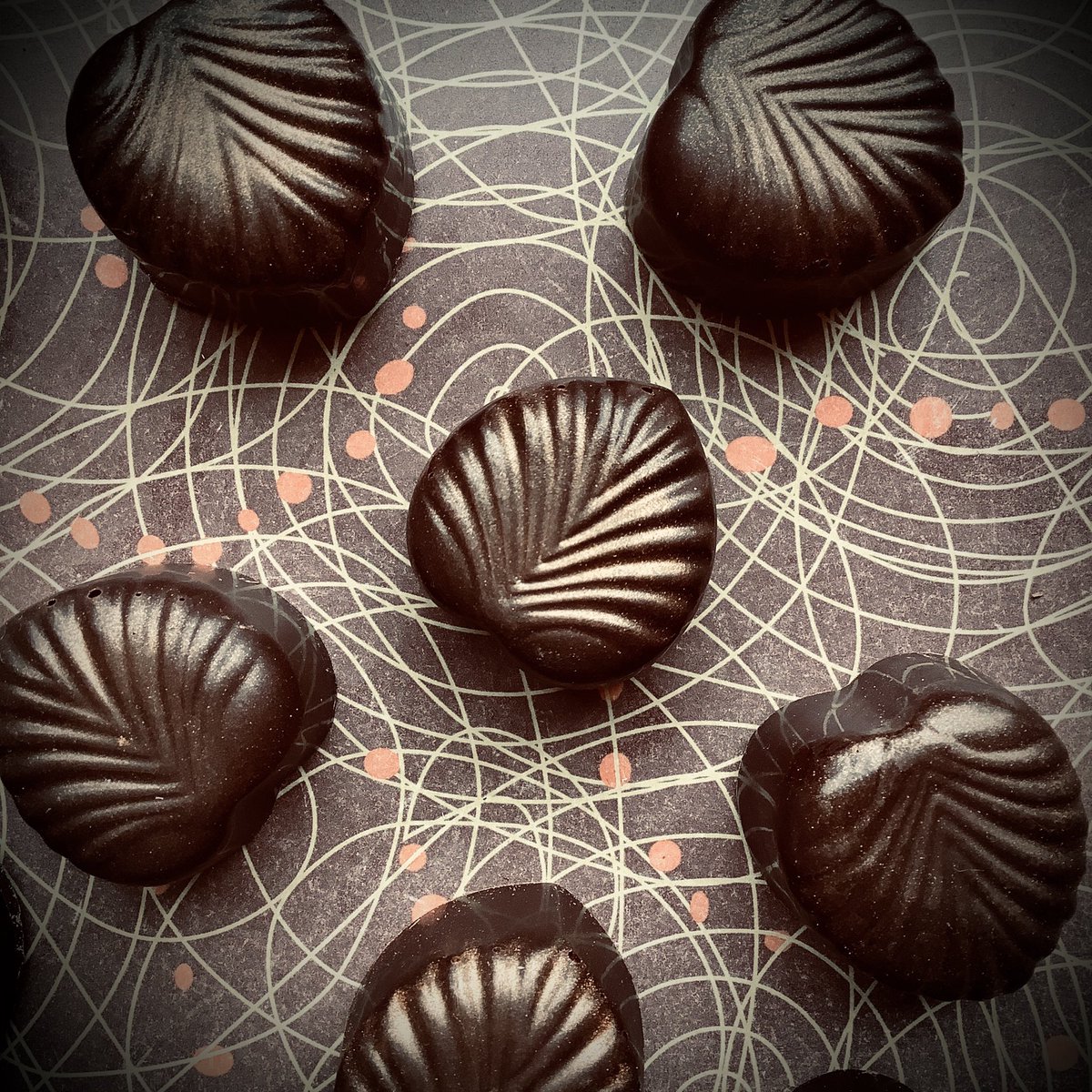 ☕️🍵Do you start your mornings off with coffee or tea?
.
.
.
Our morning began with a Chai Tea truffle AND a cup of coffee! It’s gonna be a great Saturday! We are here 11-3p for placing and picking up orders!