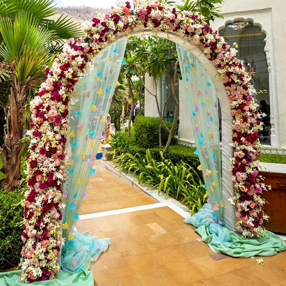 ShaadiBag's tweet photo. How stunning and beautiful are these wedding decors?
.
.
Tag bride to be and bride groom to be
.
.
#weddingdecors #weddinginspiration #weddingday #weddingday #weddinginspo #weddingbuzz #weddinggoals #weddingz #weddingplanners #weddingplanning https://t.co/Zwm6l9QGd5