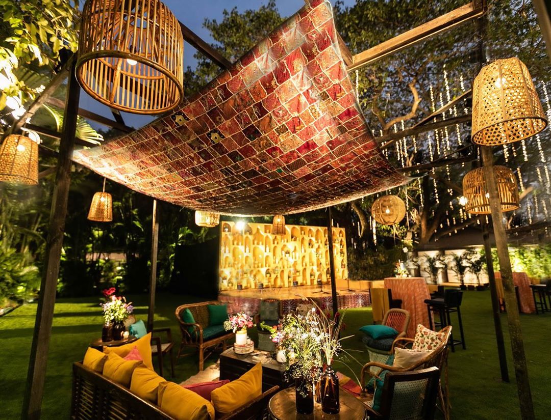 ShaadiBag's tweet photo. How stunning and beautiful are these wedding decors?
.
.
Tag bride to be and bride groom to be
.
.
#weddingdecors #weddinginspiration #weddingday #weddingday #weddinginspo #weddingbuzz #weddinggoals #weddingz #weddingplanners #weddingplanning https://t.co/Zwm6l9QGd5