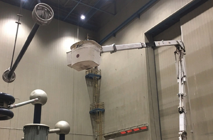 IncidentPrevent's tweet photo. In the fall of 2018, Salt River Project (SRP) @SRPconnect experienced a boom flashover event during preparation for 500-kV bare hand work. Everyone returned home unharmed on the day of the incident.
Read more: https://t.co/rvkorQtqs9
#magpost https://t.co/AmfcJAqqXl