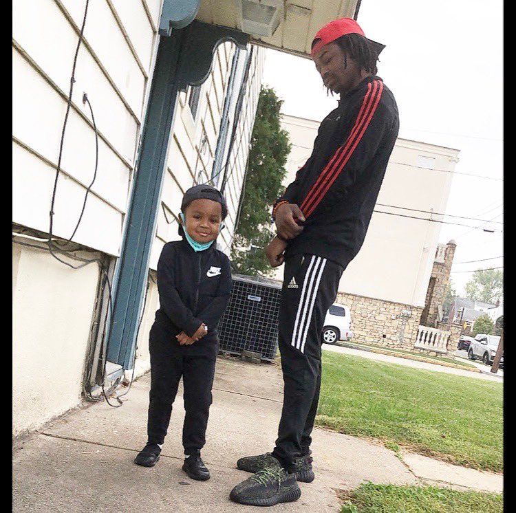 JustA_MadeNigga's tweet photo. You My Right Hand... You My Go To ❤️🖤💪🏾 #KamsWorld https://t.co/wbwWtGhxos