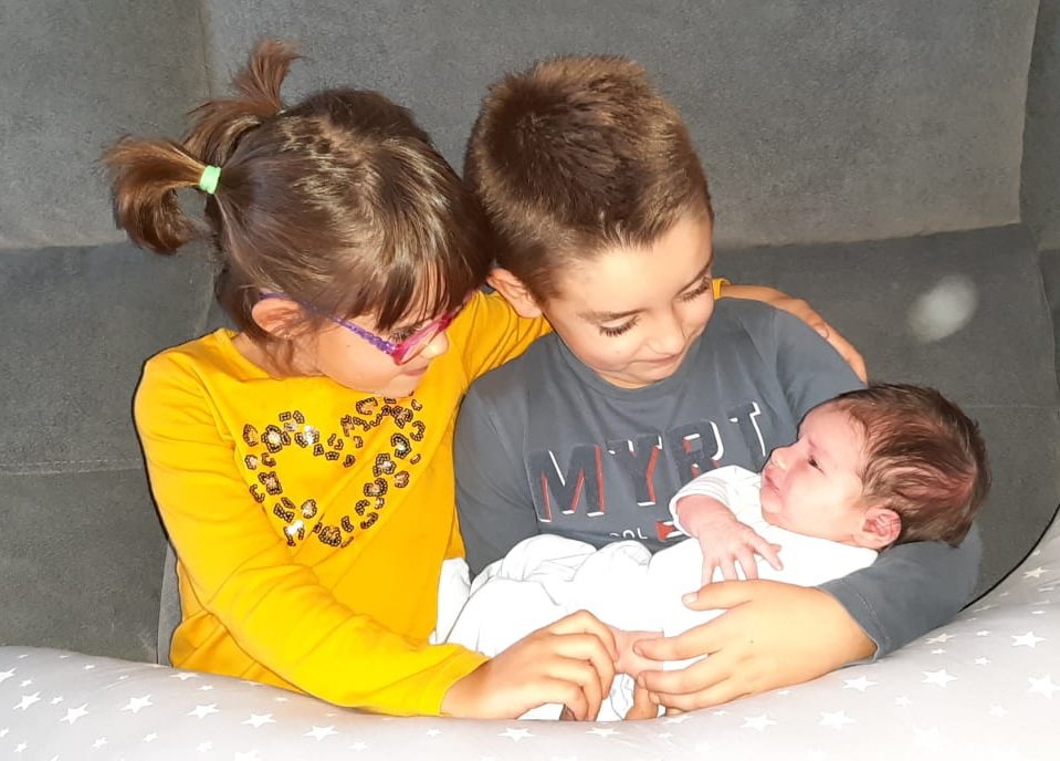 Un sobrino es el mejor regalo que te puede dar un hermano! ❤
Enamorado de los 3... 👦🏼👧🏻👶🏻