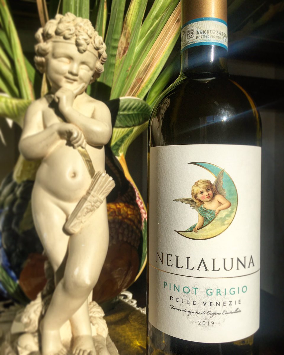 ThatSabrina's tweet image. As PG goes, this is a rather pleasant one with a drop of afternoon sunshine to boot #weekendwines