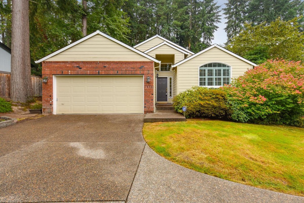 jenwileyhomes's tweet image. PENDING IN 2 DAYS!! | IMMACULATE ONE LEVEL | $465k | 3 🛏 | 2 🛁 | 4 🌳
Light, Bright, VaultedStroll to 4 Parks + Lowami Hart Woods Nature Area+Trails. Near Progress Ridge+Beaverton Farmers Market+Shops|Eats|Fun! Mins to Nike|Intel. #🏡🗝❤️ #onelevel #loveyourhome #jenwileyhomes