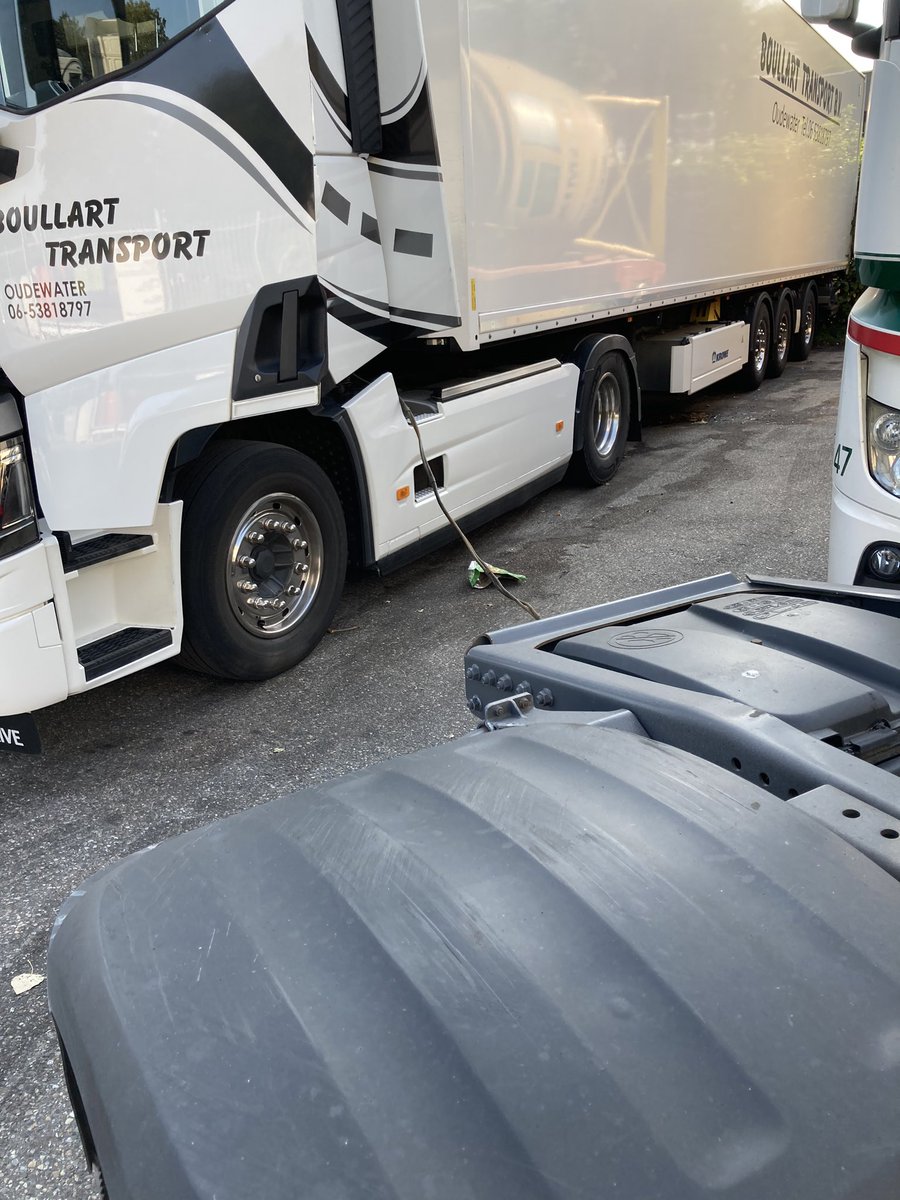 BoullartTrans's tweet photo. #mijnweekin4fotos #Kiepertransport #startkar #verhuisklus #doenwegewoon #wijdoenhetgraag #wijdoenhetgoed #wijdoenhetgraaggoed #trotsopvervoer love my job π https://t.co/mjSxvd0ZLi